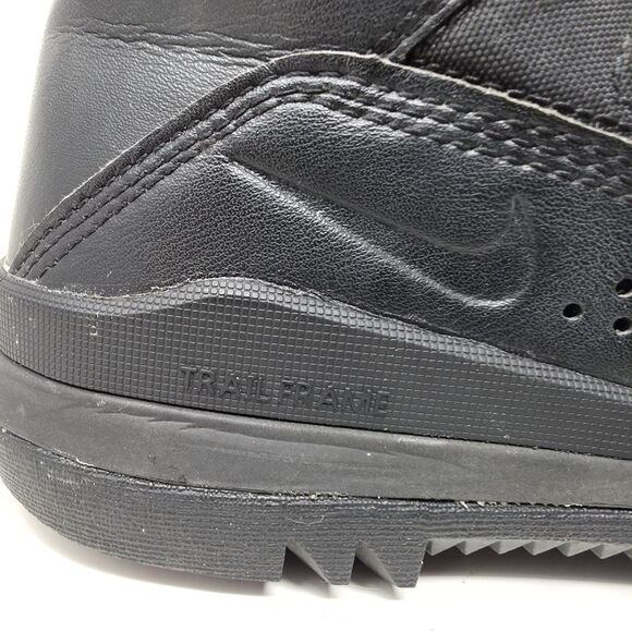 Nike 8\